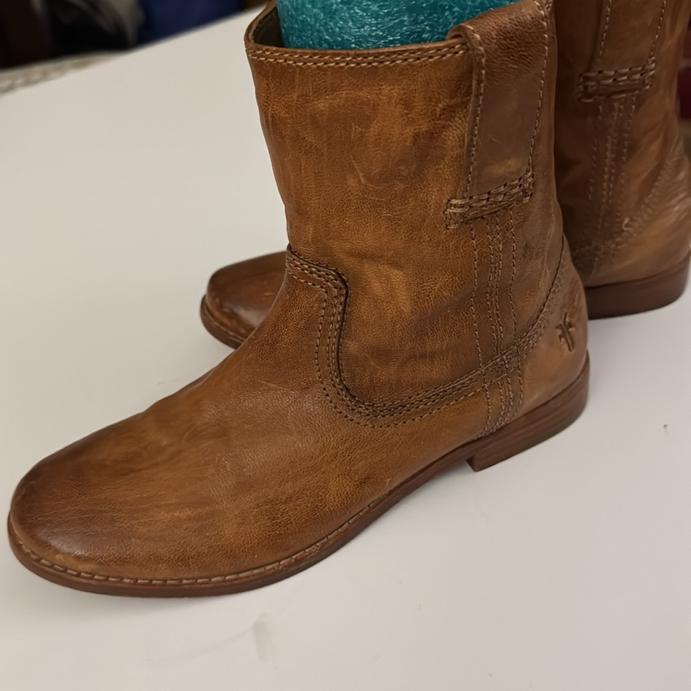 FRYE- Annie
